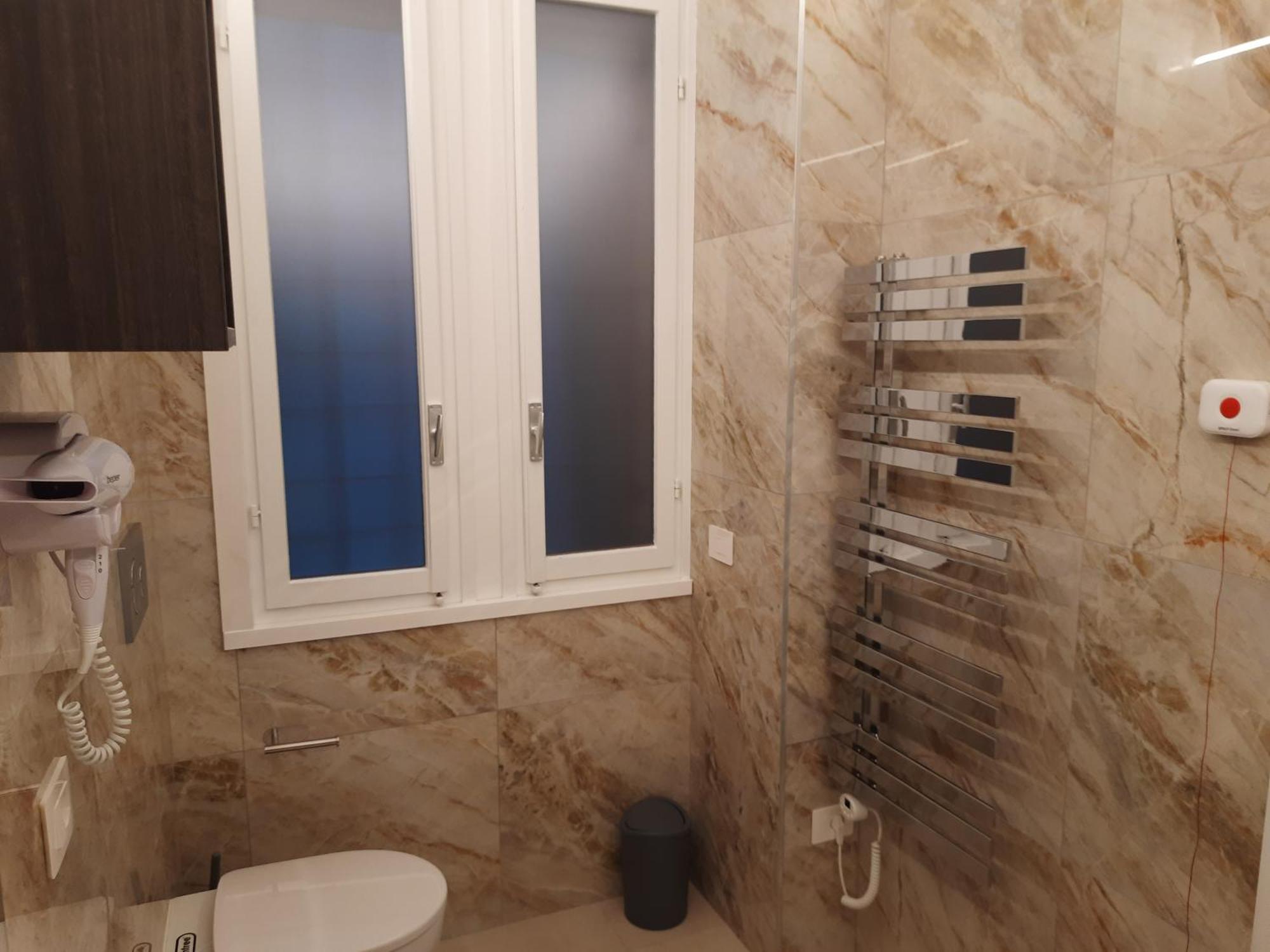 Mako Suites - Centro E Stazione Monza Ruang foto