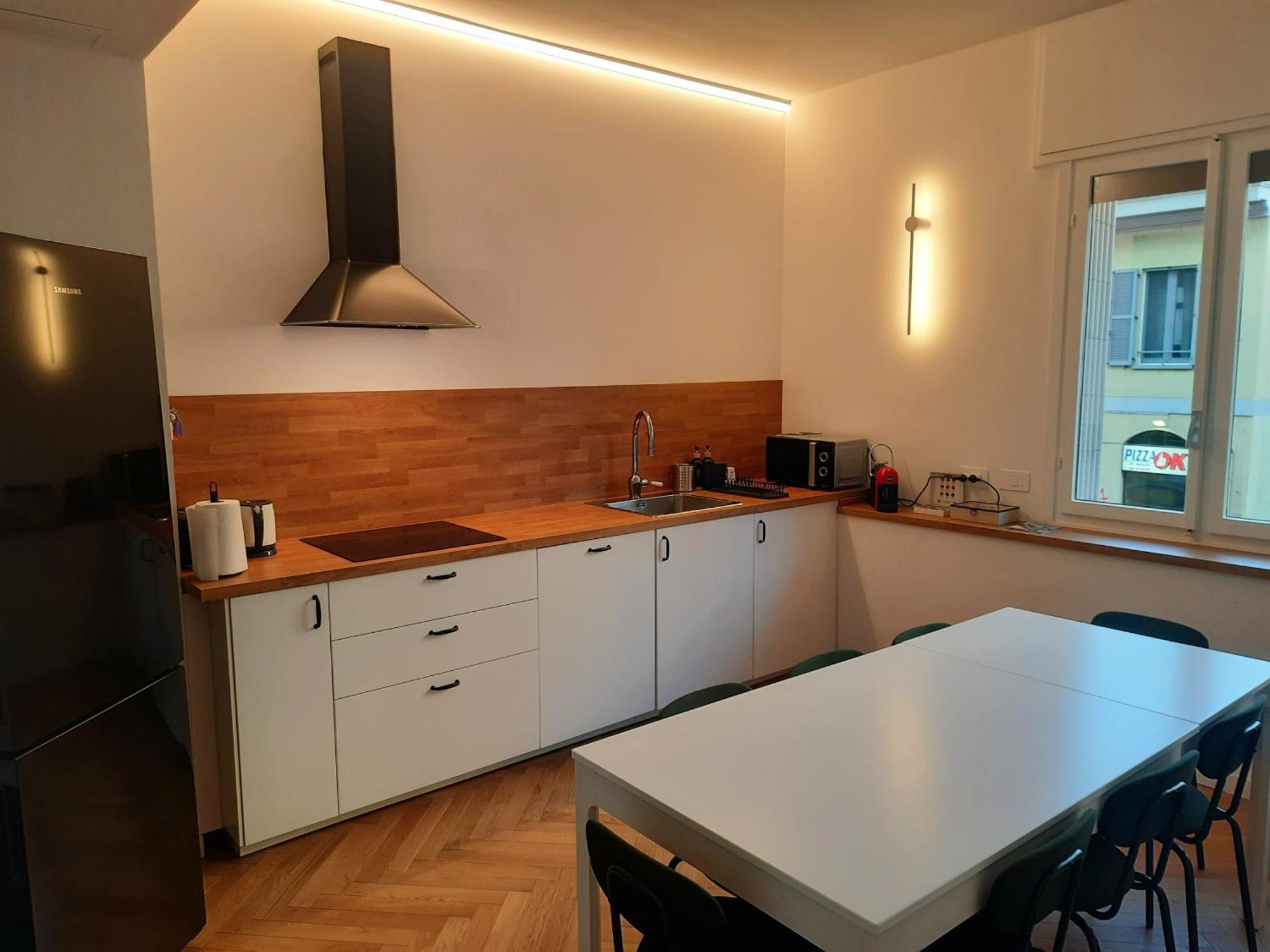 Mako Suites - Centro E Stazione Monza Bagian luar foto
